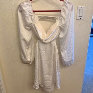 Beginning Boutique White flowy long sleeve mini dress